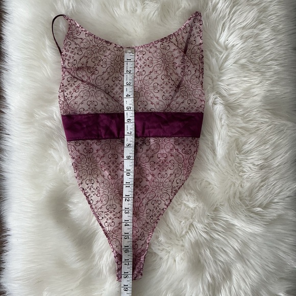 Victoria Secret Lace Burgundy Bodysuit Satin Waistband No Snap Size Small - Picture 4 of 7